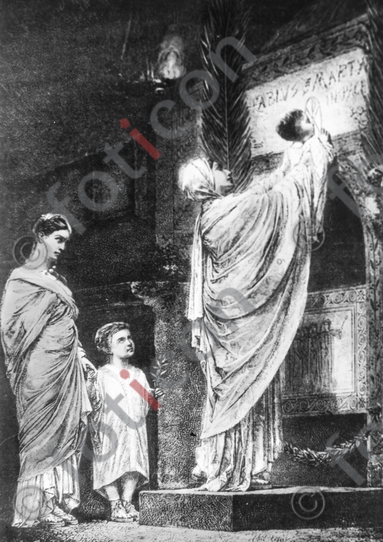 Am Grab des Heiligen Fabius | At the grave of the Holy Fabius  (foticon-simon-107-020-sw.jpg)